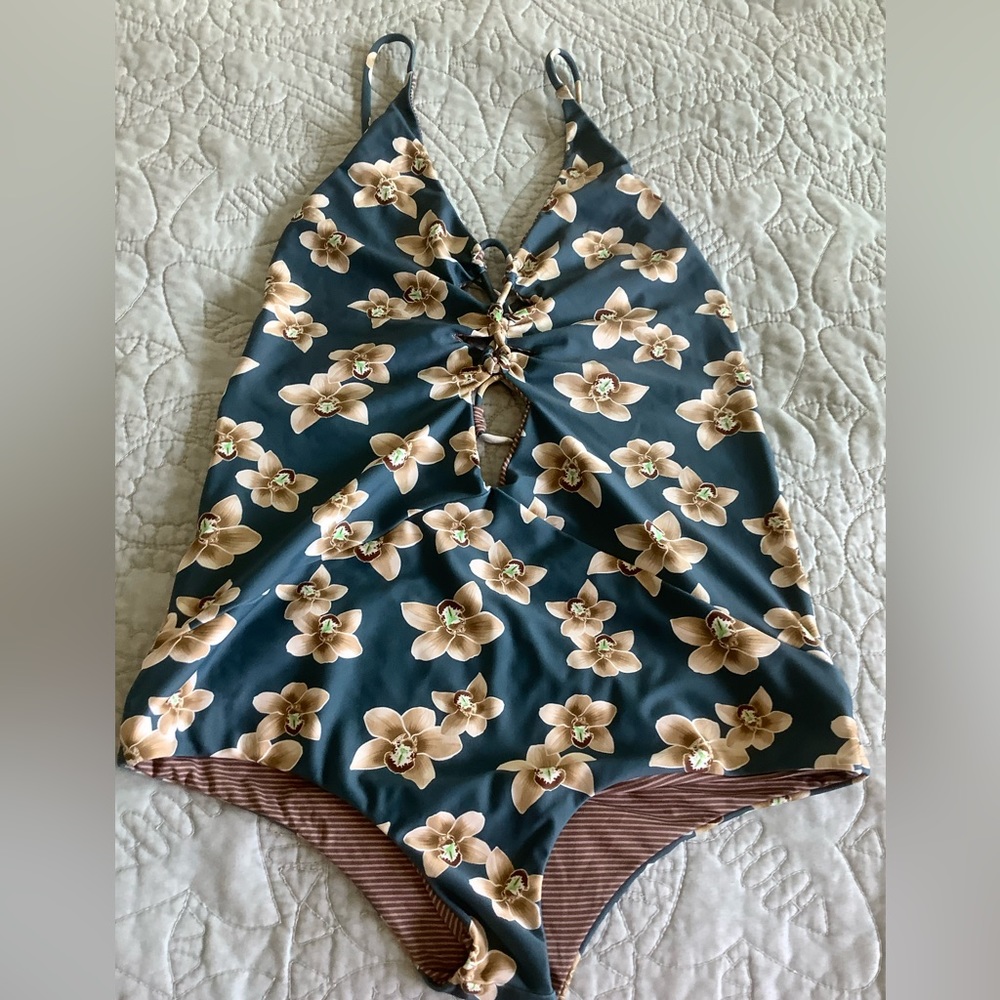 Acacia one piece